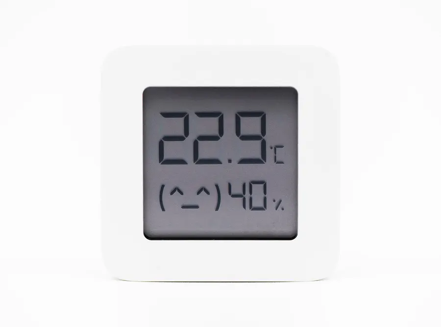 Digitaler Temperatur- und Feuchtesensor mit Anzeige von 22,9 Grad und 40 Prozent